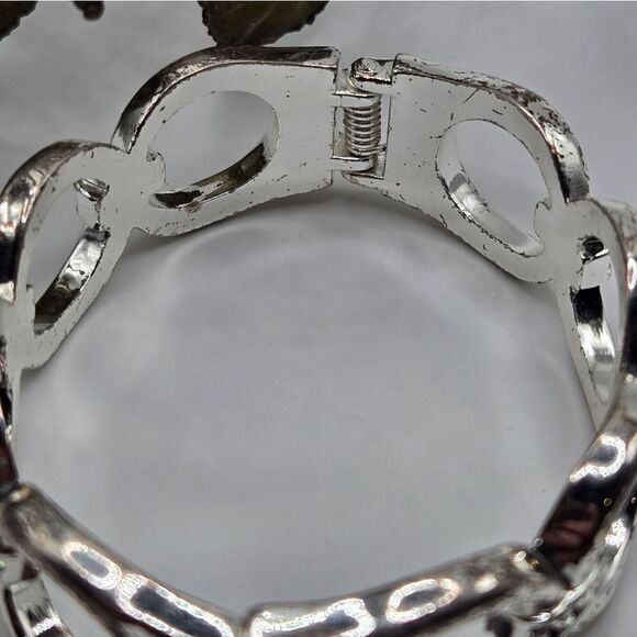 "5/$25" Silvertone Rhinestone Hinged Circle Link Bracelet Sz Small - Picture 6 of 6